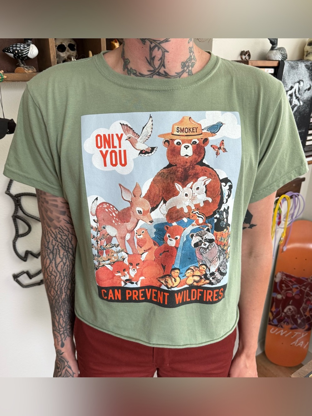 Smokey Bear Cropped Sage Green Graphic Tee Prevent Wildfires ~ Size Large